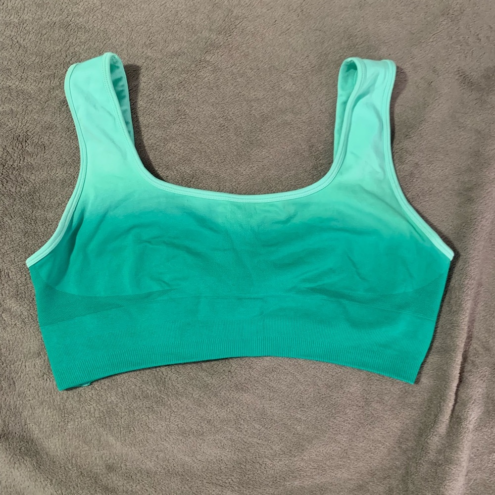 Synergy Seamless Sports Bra